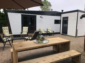 Cozy chalet with dishwasher, near the Wadden Sea